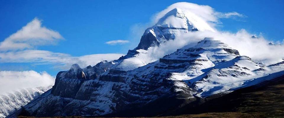 Kailash Mansarovar via Lucknow - By Helicopter